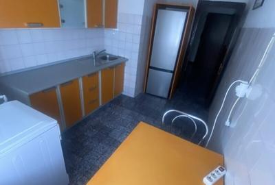 Central,B dul.Unirii, colt cu B-dul. Mircea Voda,Ap.2 cam. - 1