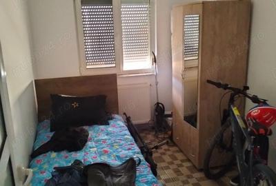 Apartament cu 3 camere în Costești