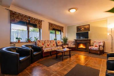 Spațiu comercial, de 414 mp, în Central - 8