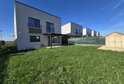 Vanzare vila 4 camere Tunari - 3