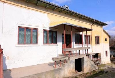 Casă cu 3 camere cu Canalizare în Central - 3