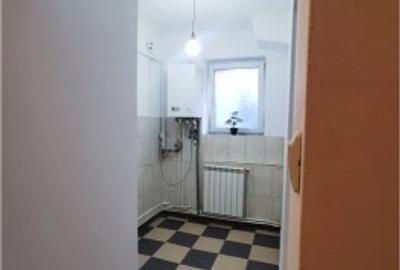 Dorobanți Închiriez garsoniera nemobilata  spațioasă recent renovată pt firme - 3