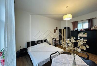 Apartament cu 3 camere semidecomandat în Central - 2