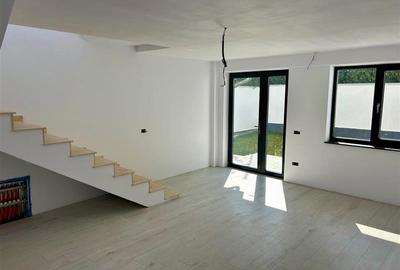 Duplex cu 4 camere cu Canalizare în Bucium - 7