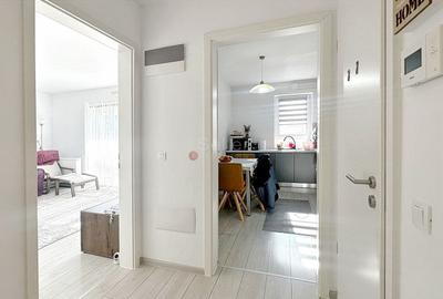 Apartament cu 3 camere decomandat, mobilat în Tractorul - 9