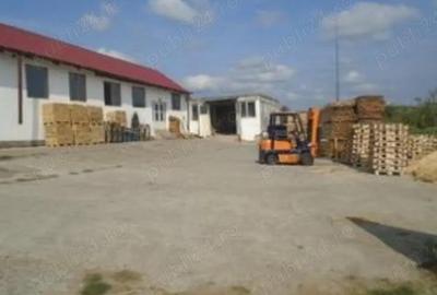 Spațiu comercial, de 700 mp, în Central - 4