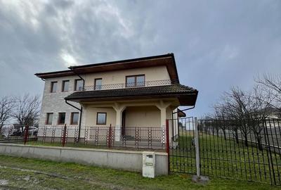 Casă cu 3 camere în Central - 8