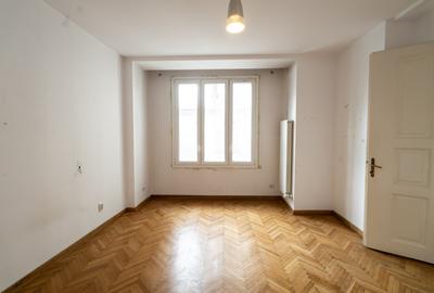 Apartament cu 3 camere semidecomandat în Central - 6
