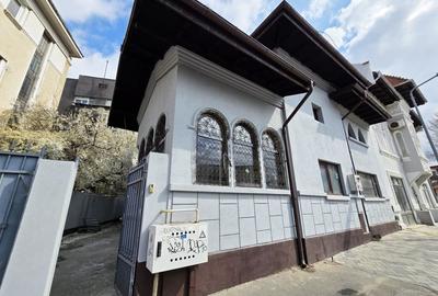 Casă individuală cu 6 camere în Ștefan cel Mare