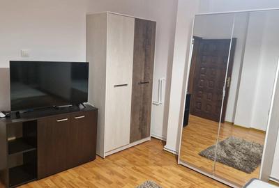 Apartament 2 camere- 1mai ( langa metrou)+ loc de PARCARE. Centrala propie - 3