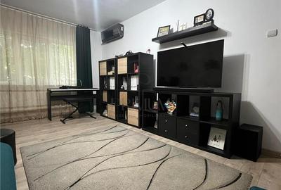 Apartament cu 3 camere decomandat în Girocului - 1