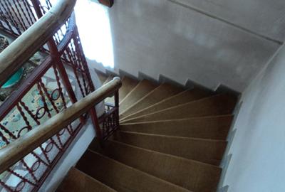 Casa tip duplex, Rm.Valcea, str. N.Iancovescu - 7