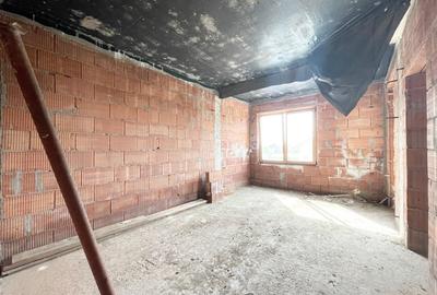 Duplex cu 5 camere cu Canalizare în Moșnița Nouă - 8