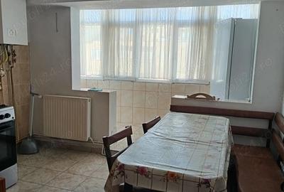 Apartament cu 3 camere decomandat în Micro 11 - 2