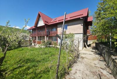 Casă cu 6 camere cu Teren 1263 Mp în Dărmănești - 57