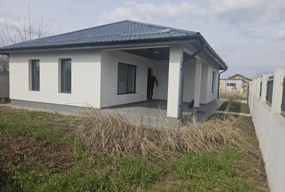 Casă individuală cu 3 camere cu Teren 400 Mp în Domnești - 1