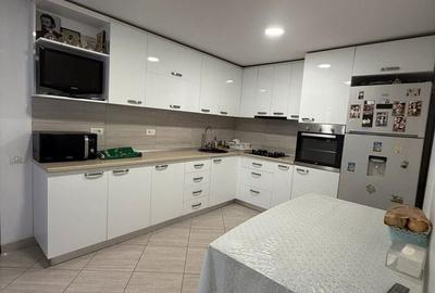 Casă cu 3 camere în Central - 1