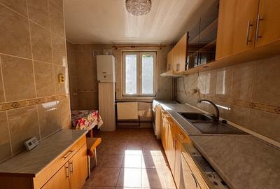 Apartament cu 3 camere decomandat, mobilat în Titan - 14