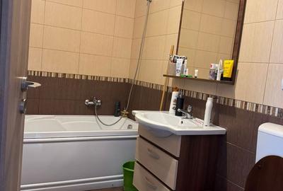 Apartament cu 3 camere în Florești