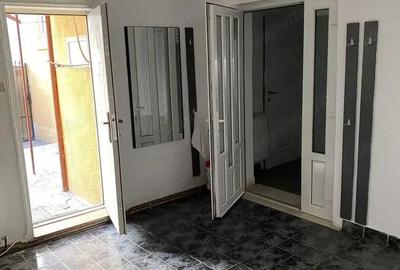 BRASADAS vinde casa 4 cam 5.5 ari zona BURDEA.