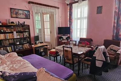 Piata Unirii. Cladire istorica. Fatada renovata! - 2