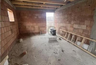 Casă cu 4 camere cu Teren 587 Mp în Central - 7
