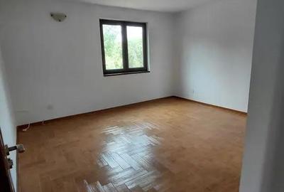 Casă cu 4 camere cu Teren 522 Mp în Central - 5