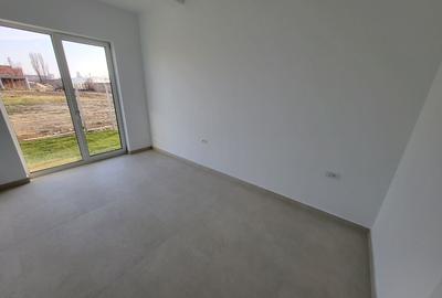 COMISION%. BLOC NOU in ORAS. Gradina proprie - 7