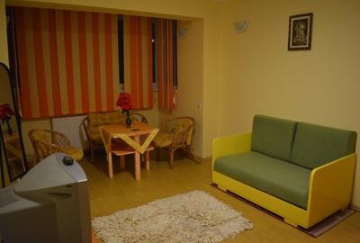 Apartament cu 2 camere semidecomandat, mobilat în Vlahuță