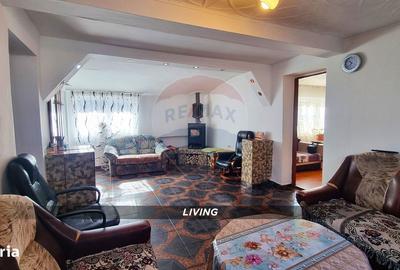 Casă cu 3 camere cu Teren 3724 Mp în Apa - 14