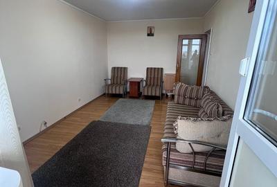 Apartament cu 3 camere decomandat în Berceni - 2