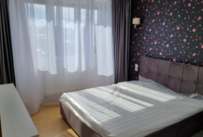 Apartament cu 3 camere decomandat, mobilat în Titan
