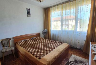 Apartament cu 3 camere semidecomandat în Central - 2