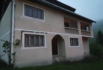 Casă individuală cu 4 camere cu Teren 39927 Mp în Valea Vișeului - 1