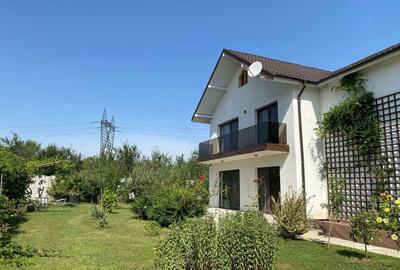 Casă cu 10 camere cu Teren 1140 Mp în Bascov - 2
