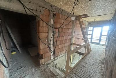 Casă cu 5 camere cu Teren 242 Mp în Ștefăneștii de Jos - 10