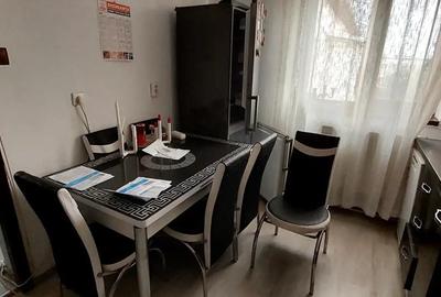 Vand Apartament 3 camere - 2