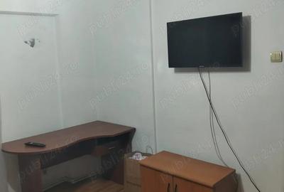 Apartament cu 3 camere semidecomandat în Dristor