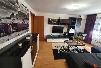 Apartament cu 2 camere semidecomandat, mobilat în P-ța Victoriei