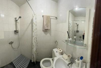 Proprietar,inchiriez garsoniera in vila,cartier DAMAROAIA,sector 1,capat tramvai 24,Autobuz ,Metrou - 9