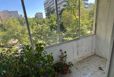 Apartament cu 3 camere decomandat în Drumul Taberei - 13