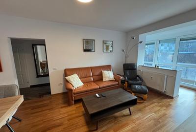 Vanzare apartament renovat doua camere mobilat/utilat Palatul Cotroceni - 2