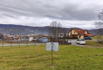 Teren de 4200 mp, în Exterior Vest - 1