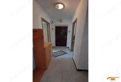 Apartament 2 camere zona centrala -Piata 700 centrala proprie - 3