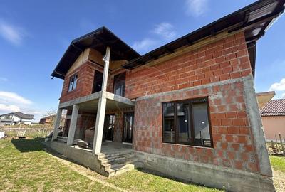 Casa la ro?u de vanzare in Satulung - 2