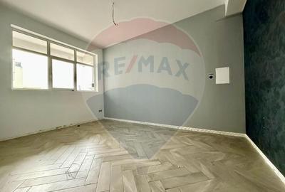 Spațiu comercial, de 186 mp, în Central - 6