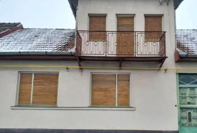 Casă cu 7 camere cu Teren 700 Mp în Central - 8