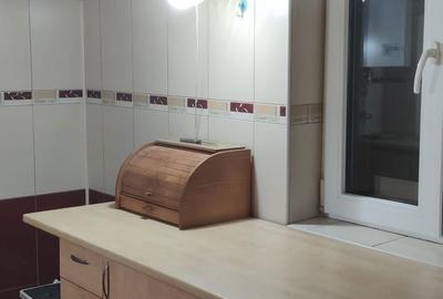 Casă cu 4 camere decomandat în Central - 3