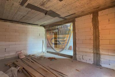 Casa 4 camere, P+M , Valul lui Traian, la gri teren 337 mp, garaj - 11