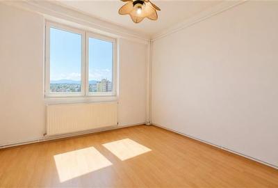 Apartament cu 3 camere semidecomandat în Vlahuță - 2